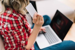 Sitio falso imita a una tienda oficial para robar datos