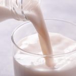Lácteos que hidratan: Una alternativa nutritiva para cuidar la salud durante el verano