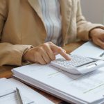 Propósitos financieros de Año Nuevo: Establezca metas realistas y medibles