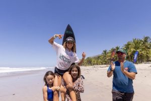Mikela Castro Bolívar acumula seis triunfos en dos fechas del Circuito Nacional de Surf