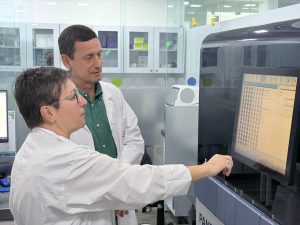 Una muestra de saliva sin agujas permite entender cómo influyen los genes en el ejercicio, la alimentación y la salud