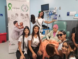 Candidatas del Miss Intercontinental Puntarenas visitaron el Hospital Monseñor Víctor Manuel Sanabria Martínez