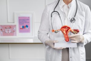 Salud femenina: Experta explica los avances en tratamientos para la endometriosis y miomas