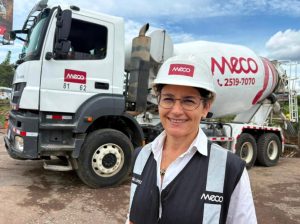 Romper barreras para construir futuro: La trayectoria de una ingeniera que lidera grandes proyectos