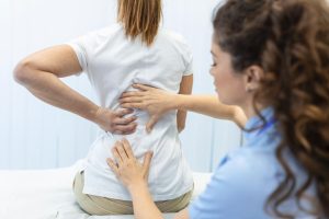 ¿Puede la cirugía aliviar el dolor y los problemas de la articulación sacroilíaca?