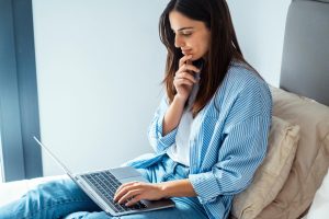 Cada vez más personas viven solas en Costa Rica ¿cómo cuidar las finanzas de un hogar unipersonal?