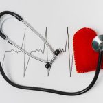 ¿Es mi corazón acelerado una arritmia? Un experto médico le explica