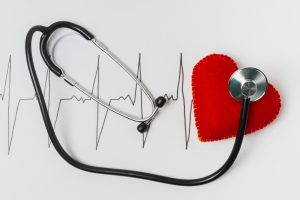 ¿Es mi corazón acelerado una arritmia? Un experto médico le explica